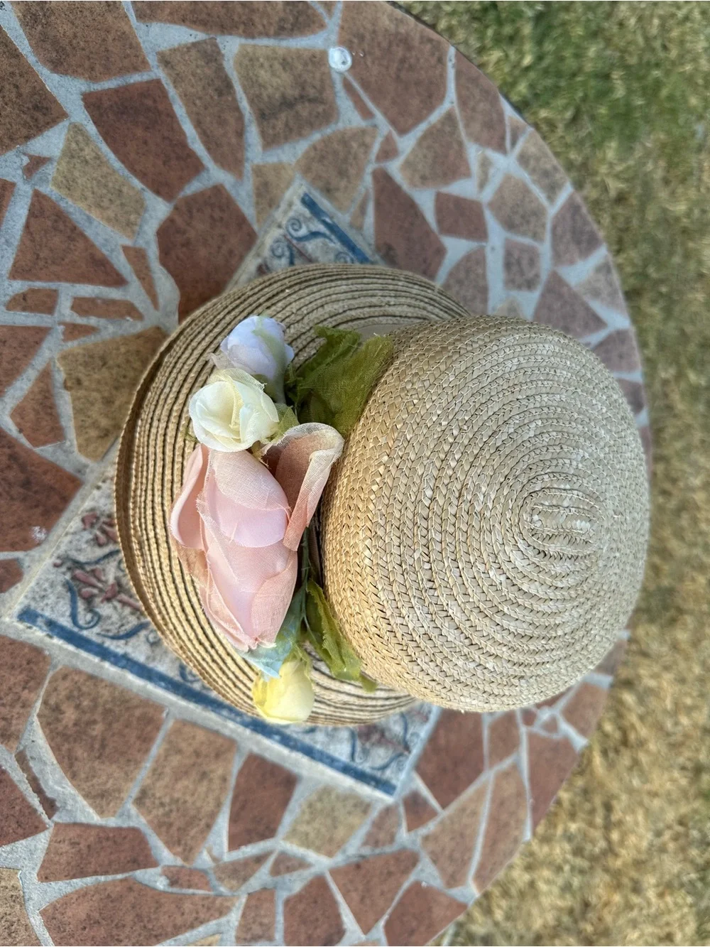 Liz Claiborne Vintage Straw Sun Hat with Pink Fabric Flowers Cottagecore